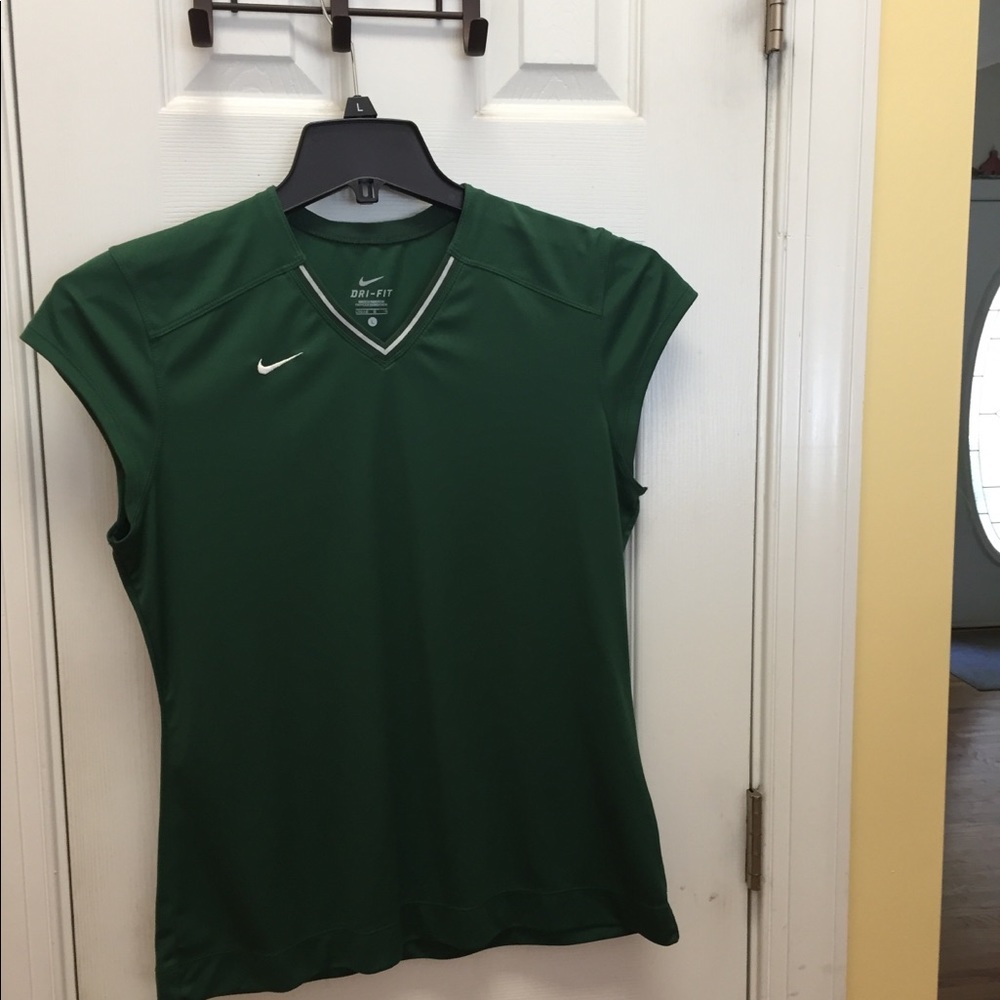 Nike dry fit sport shirt - Picture 1 of 2